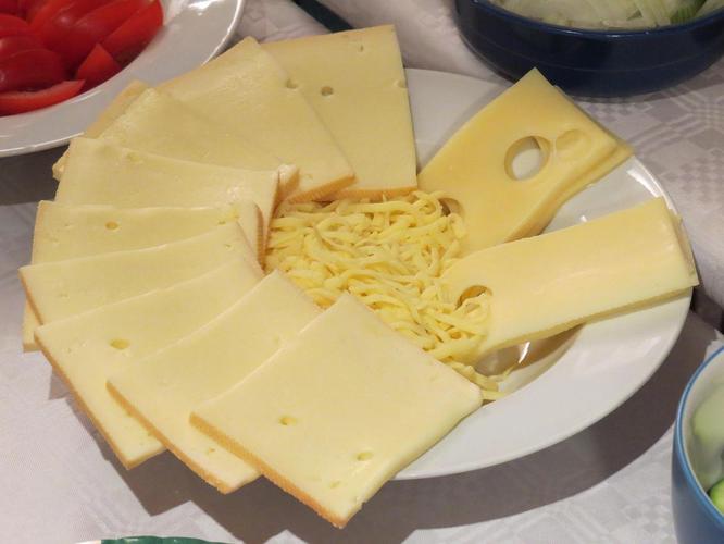 奶酪竟是健脑食物?大型研究发现全脂乳制品护大脑